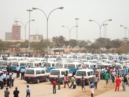 Candongueiros apreendidos em Luanda