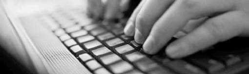 escritor teclando
